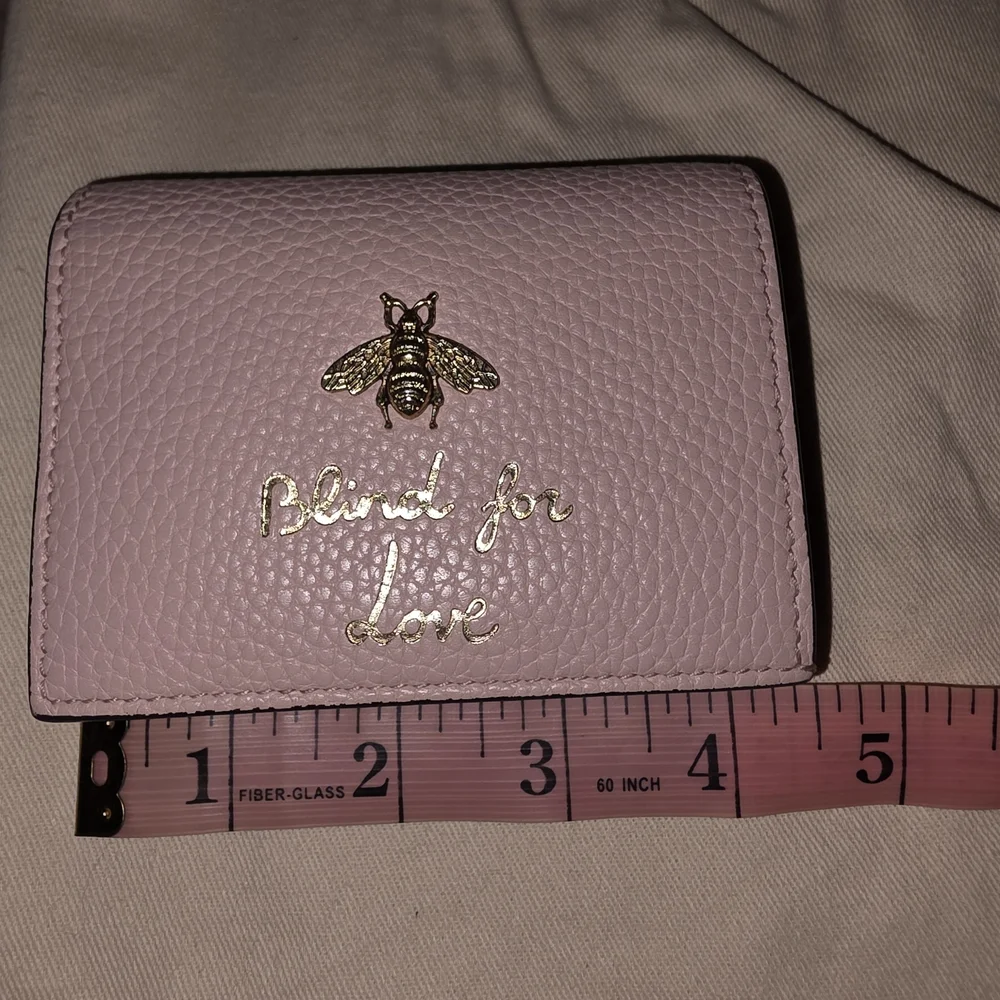 Gucci Pink Wallet with Gold Bee Detail - Picture 4 of 6